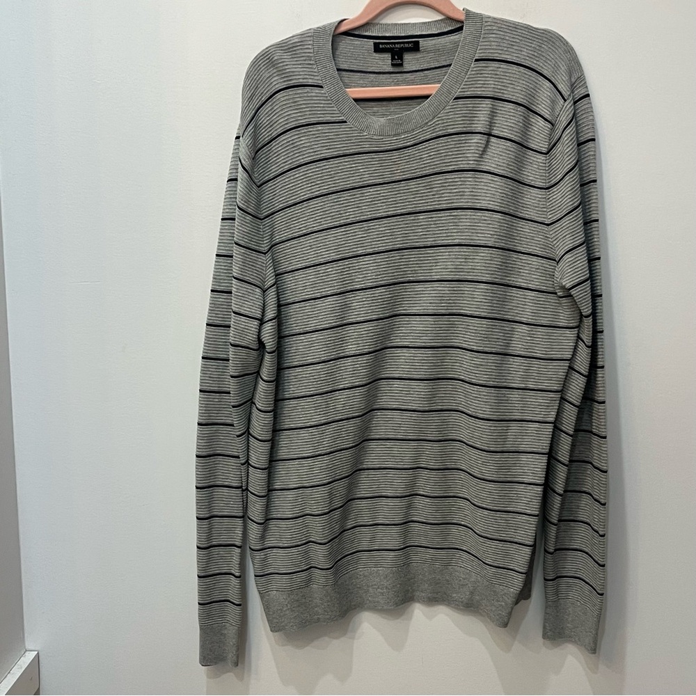 Banana Republic Sweater Size Large Gray Striped Sweater for Men
